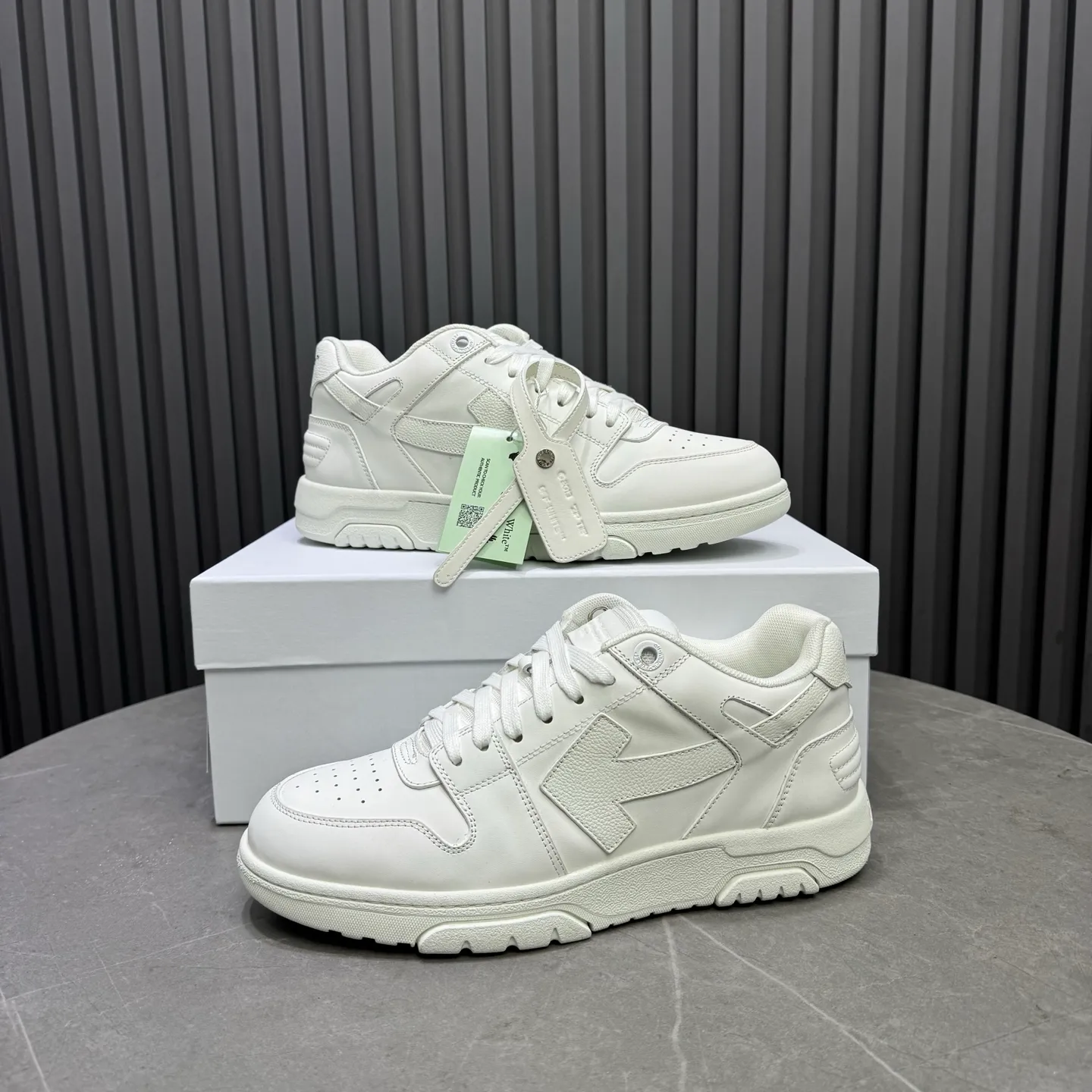 P620 OFF WHITE⚡️Couple model⚡️35-40 women’s model 39-46 men’s model